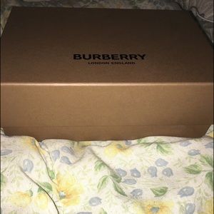 Authentic Burberry box good storage size